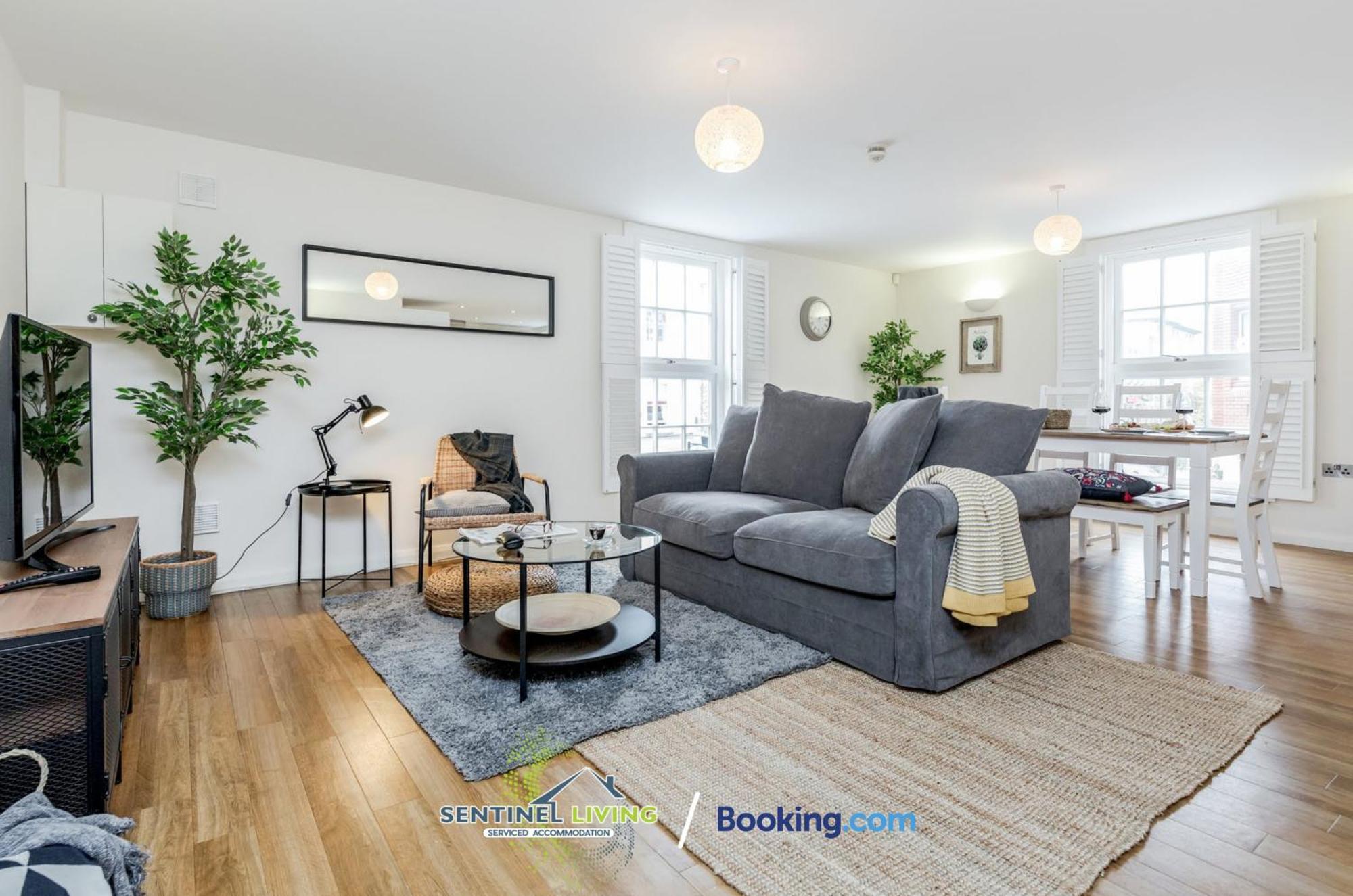 Windsor Sentinel: 2-Bedroom Serviced Apartment with Free Wi-Fi Exterior photo