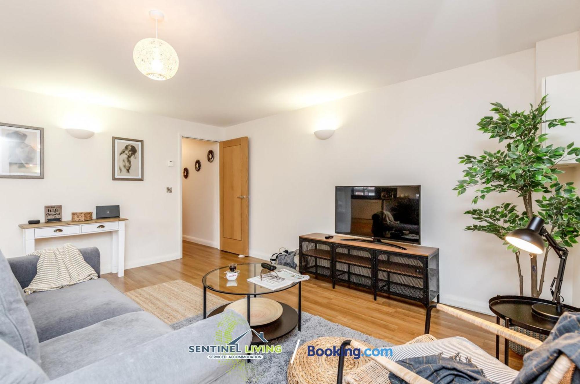 Windsor Sentinel: 2-Bedroom Serviced Apartment with Free Wi-Fi Exterior photo